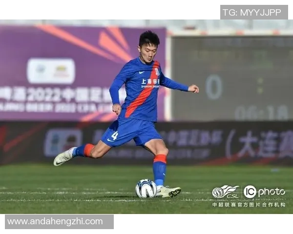 足球明星蒋圣龙：从青涩少年到绿茵场上的璀璨之星